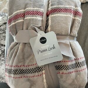 Berkshire Primaluxe 60"X70" Oversized Throw, 2-Pack